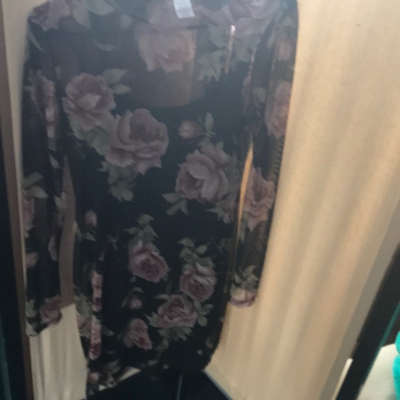 OBSESSIVE LOVE (lg) Floral CvrUp & Blk Dress - Picture 2 of 12